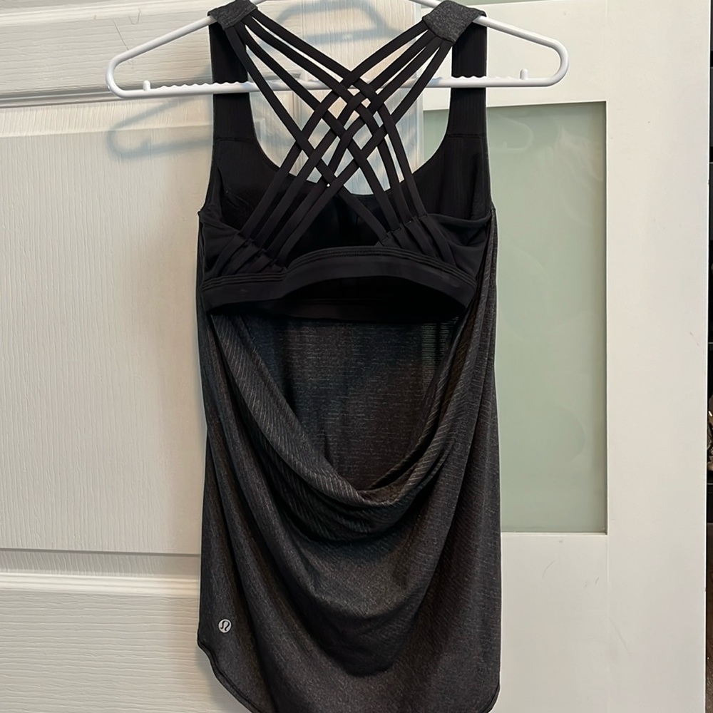 Women Lululemon tank